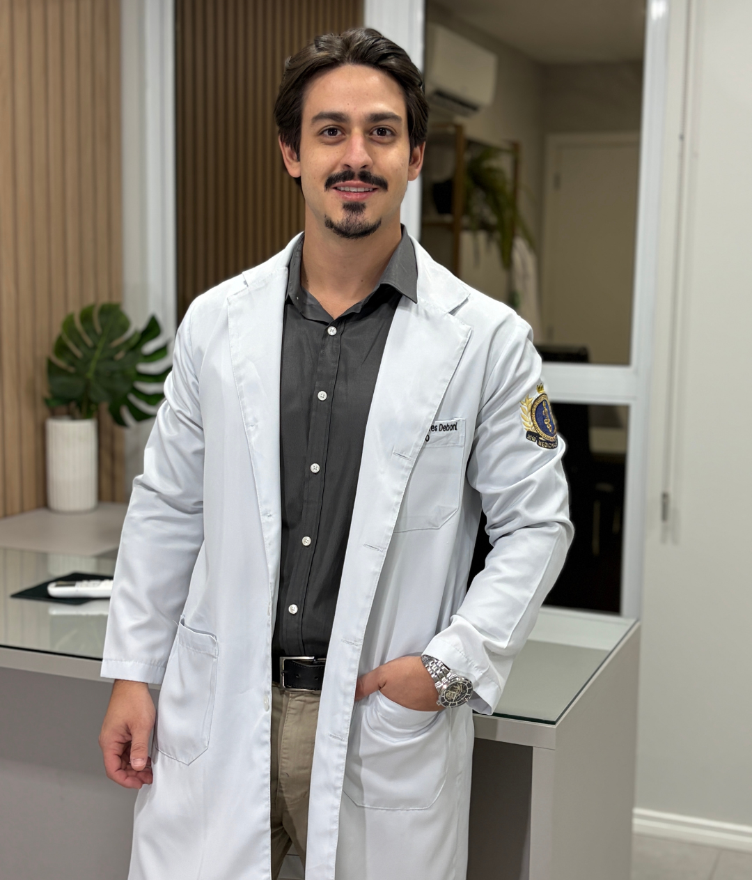 Dr. Gustavo Mioso, médico especializado em metabolismo e emagrecimento saudável em Balneário Camboriú