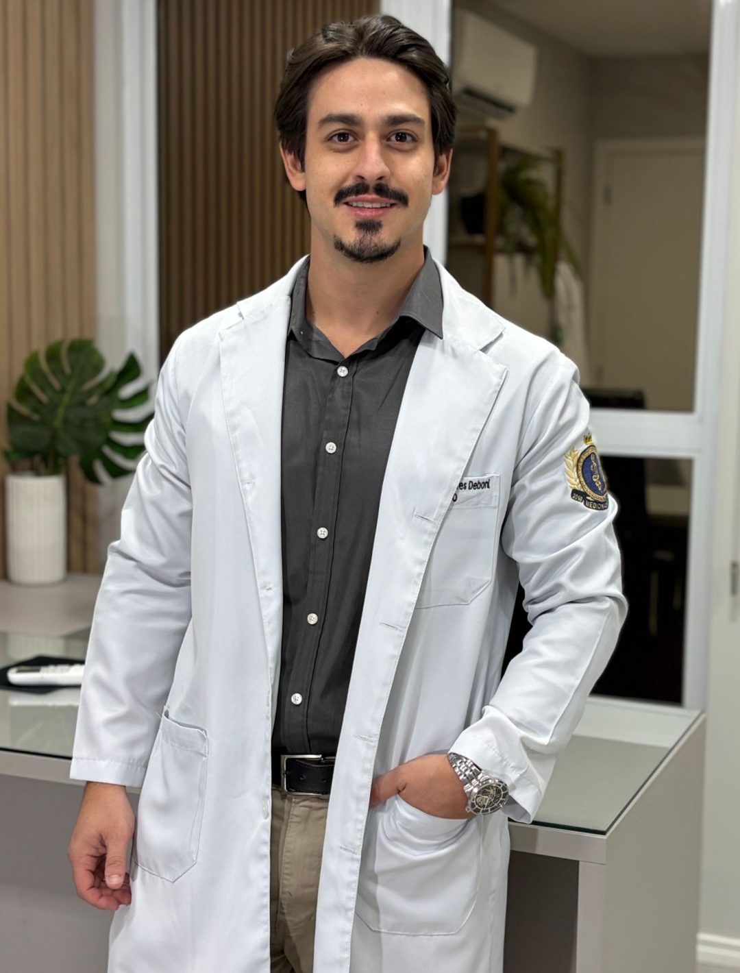 Dr. Gustavo Mioso
